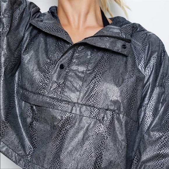 Free People Diamond Back mettalic Hooded Cropped Jacket - Picture 2 of 12